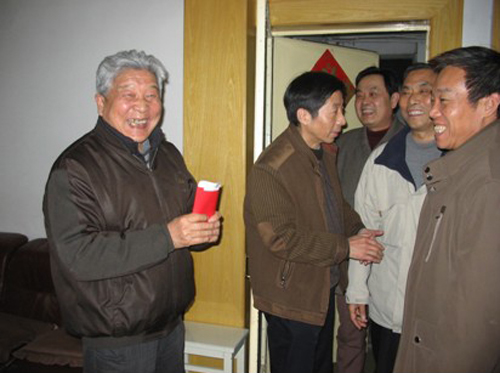 我院開展節(jié)前走訪慰問活動(dòng)