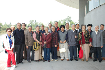 關(guān)注退休員工，構(gòu)造和諧企業(yè)——我院退休二支部戶外郊游