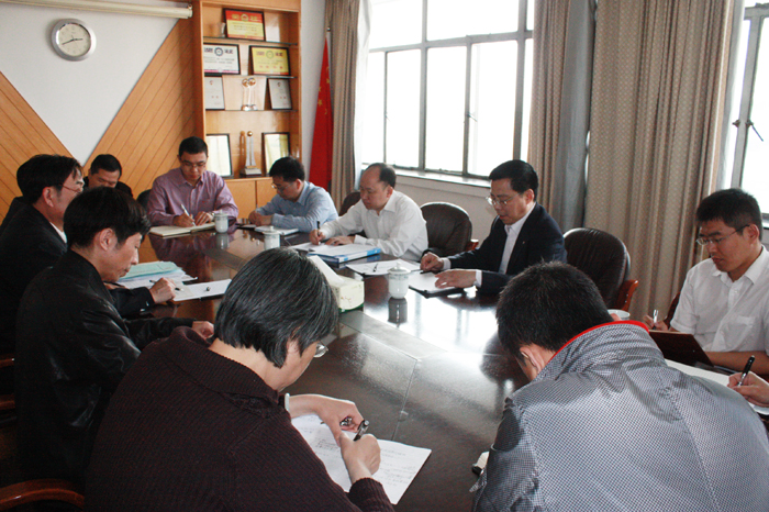 集團(tuán)公司領(lǐng)導(dǎo)蒞臨我院檢查全面風(fēng)險(xiǎn)管理等工作