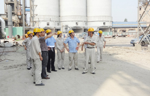 烈日酷暑下可愛的年輕人——記寶龍項目組