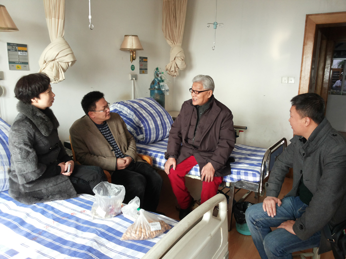 開展春節(jié)走訪慰問 幫助職工溫暖過年