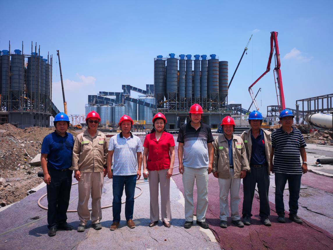 姚燕蒞臨錢江世紀城商品混凝土攪拌站施工現(xiàn)場指導(dǎo)