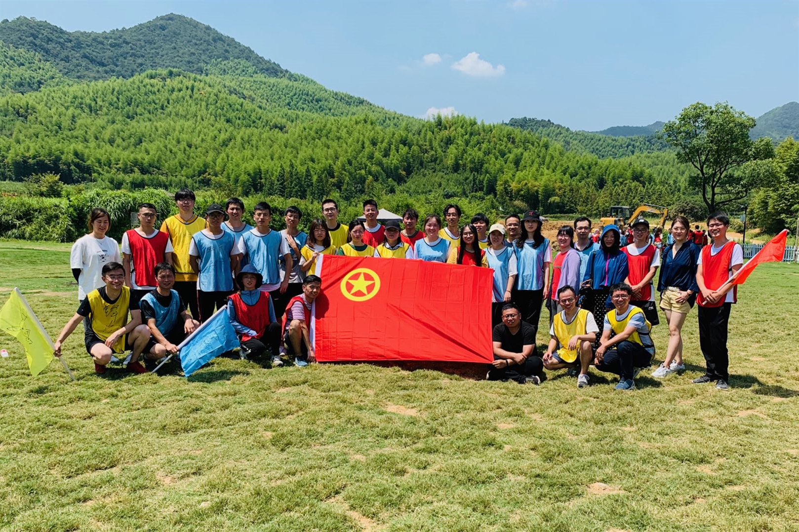 凝心聚力 共創(chuàng)未來 ——公司團(tuán)委組織青年員工素質(zhì)拓展訓(xùn)練