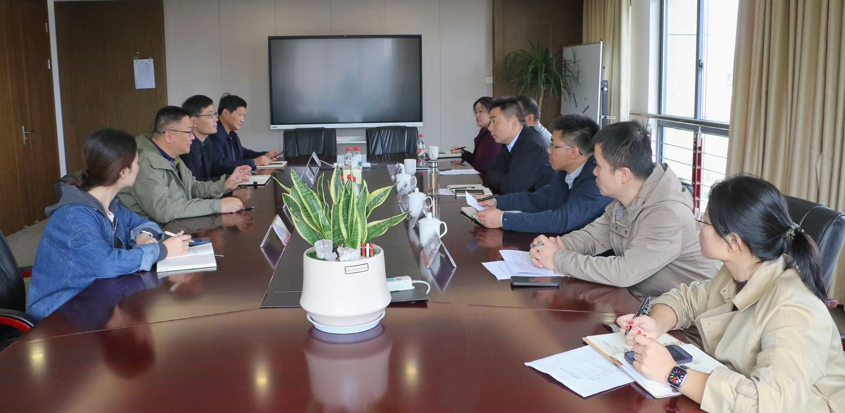 拱墅區(qū)人大副主任周鋼一行調(diào)研中國(guó)新材院