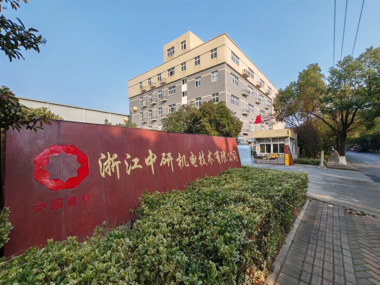 1735885722504896b0S2.jpg 90.jpg